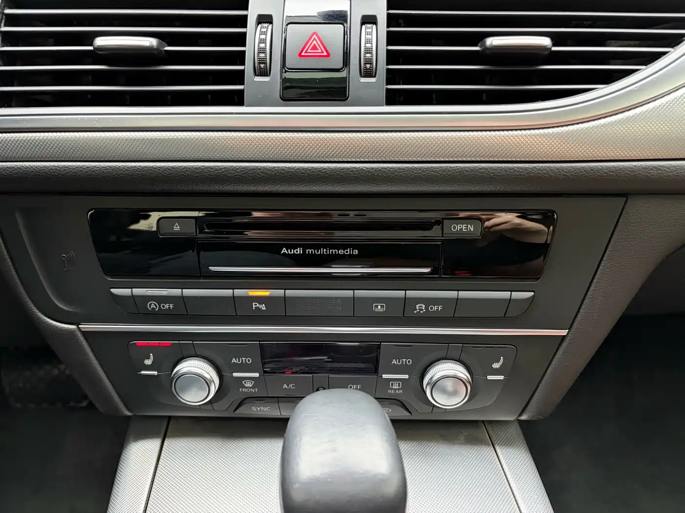 Audi A6L 2018 30th Anniversary 35 TFSI Sport фото 11