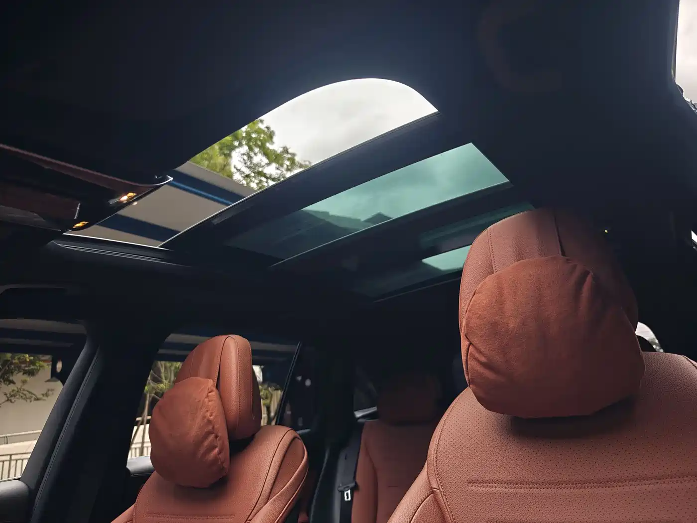 Mercedes-Benz GLC 2023 GLC 260 L 4MATIC Luxury 5-Seater фото 11