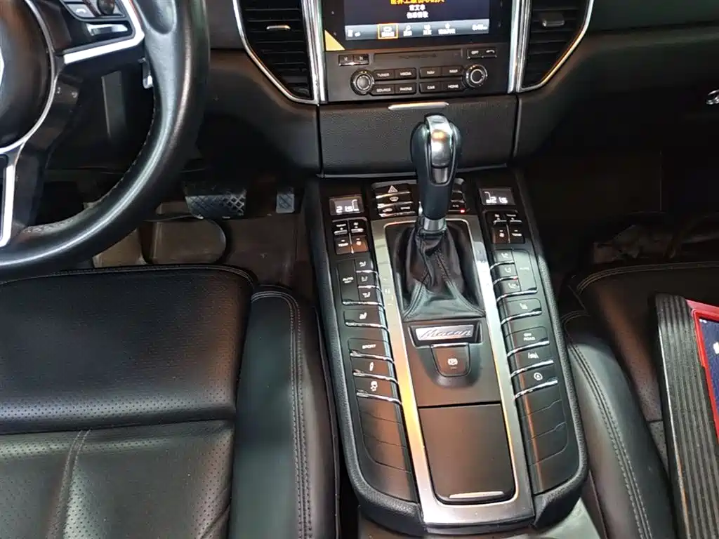 Porsche Macan 2017 Macan 2.0T фото 14