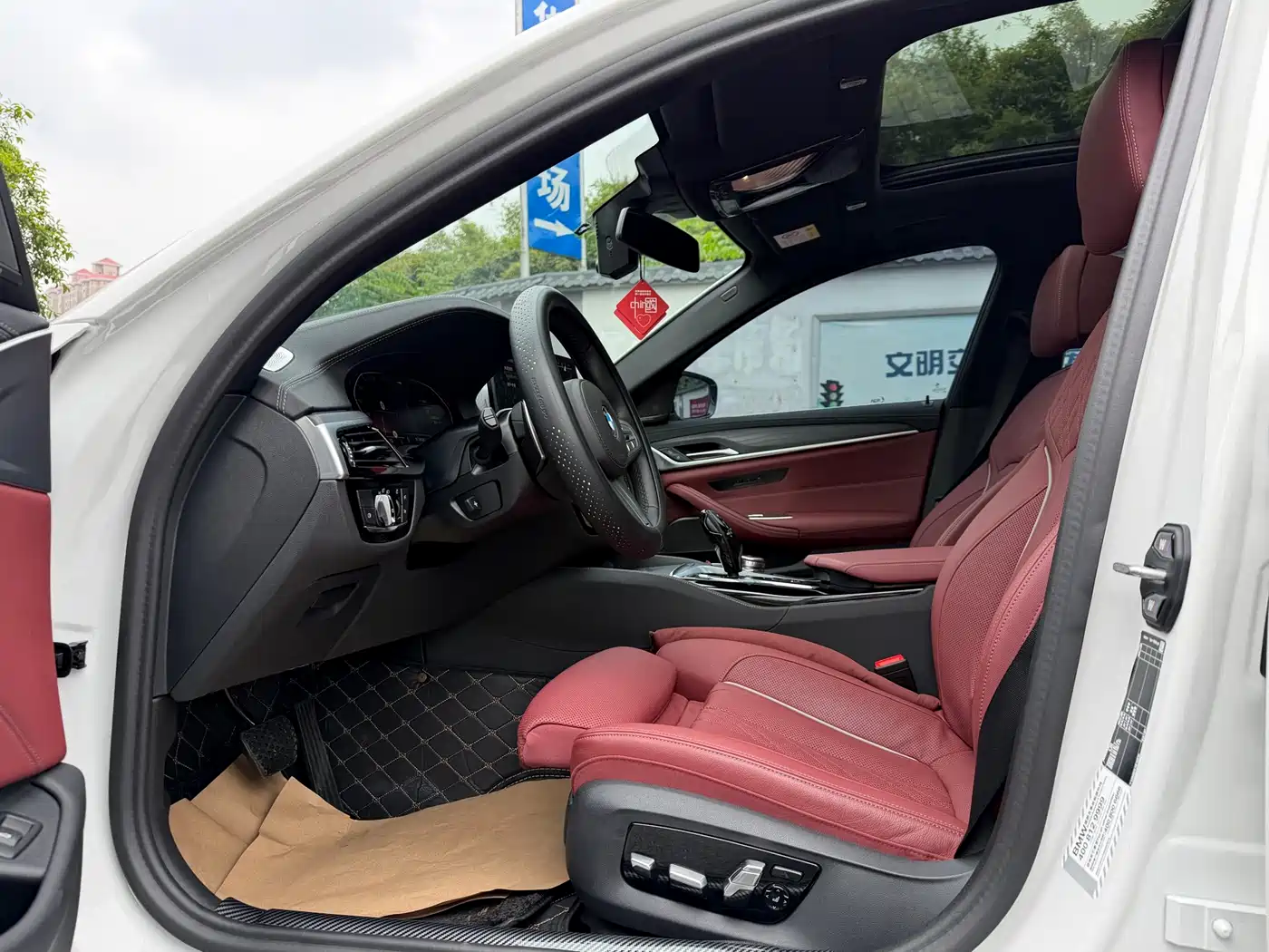 BMW 5 Series 2023 530Li Premium M Sport Package фото 4