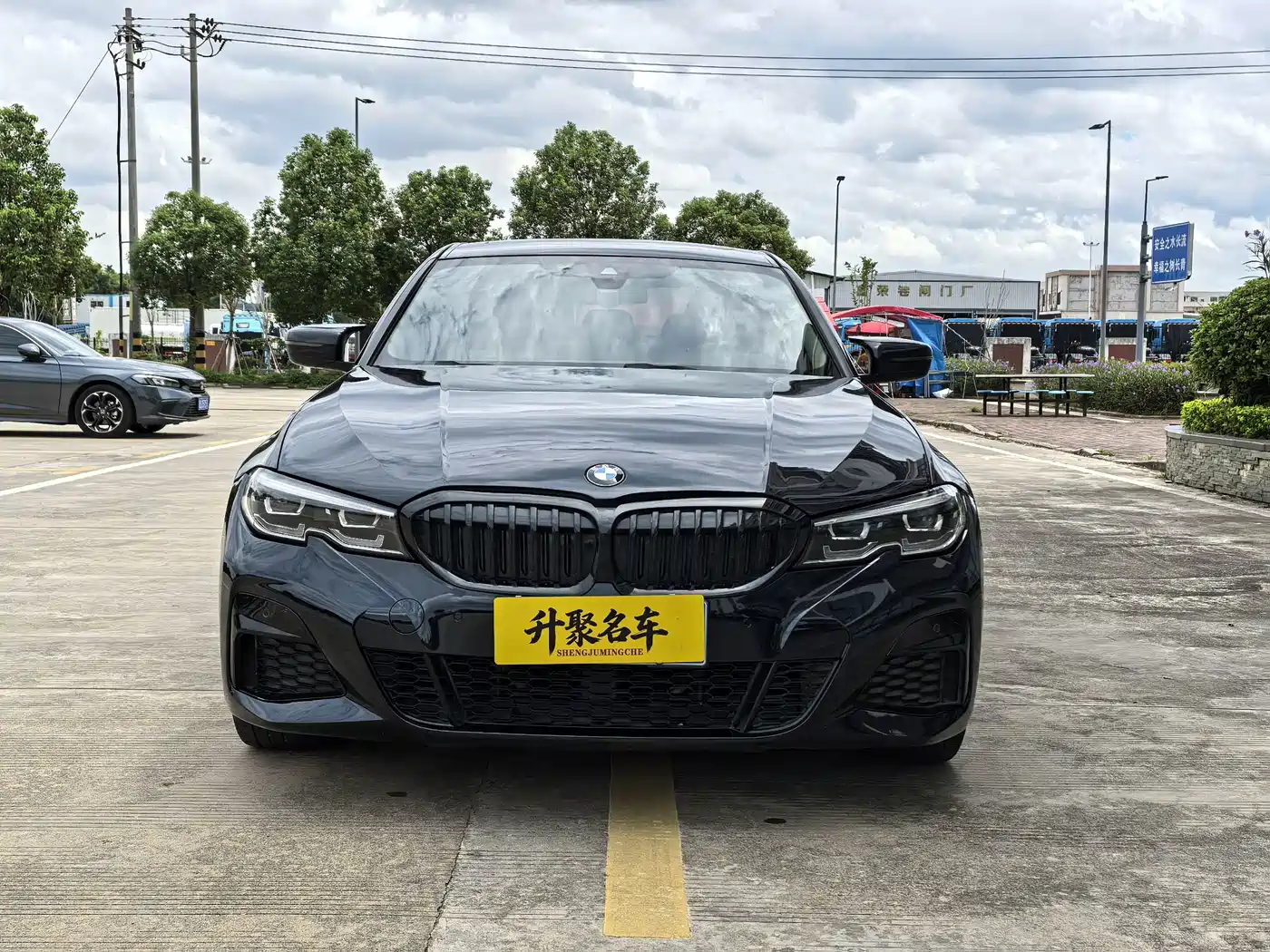 Photo 1 - BMW 3 Series