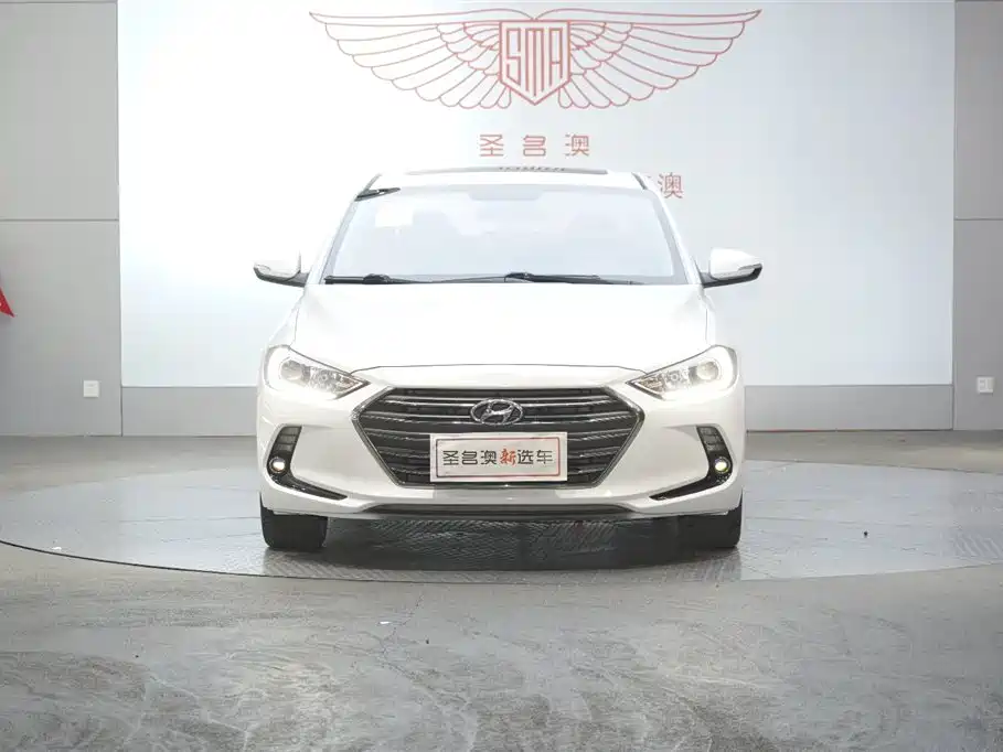 Hyundai Elantra 2016 Model 1.6L Automatic Smart Elite фото 17