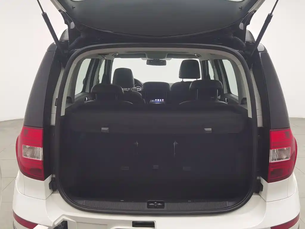 Škoda Yeti 2018 2017 TSI300 DSG Premium Edition