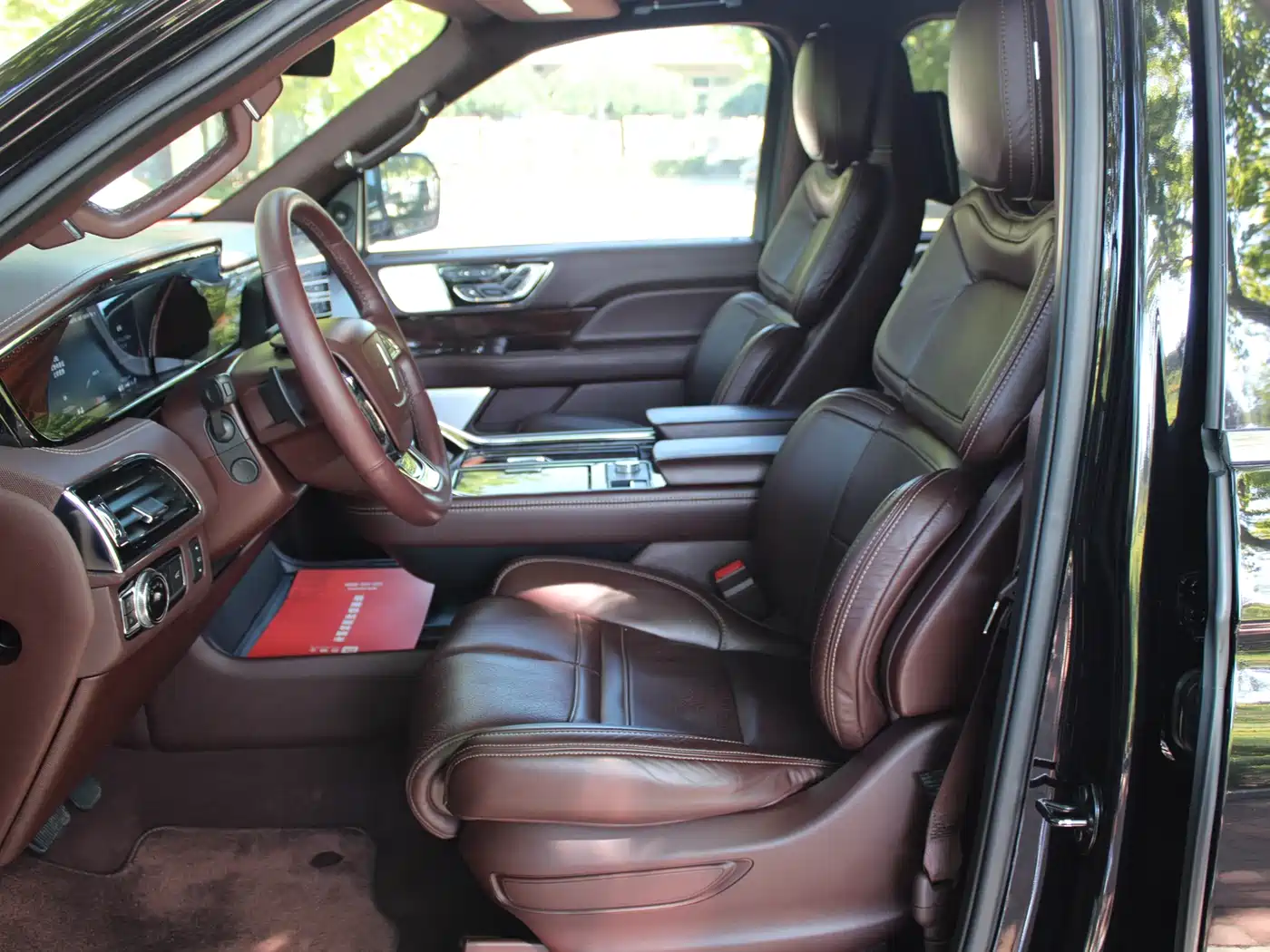 صورة 25 - Lincoln Navigator