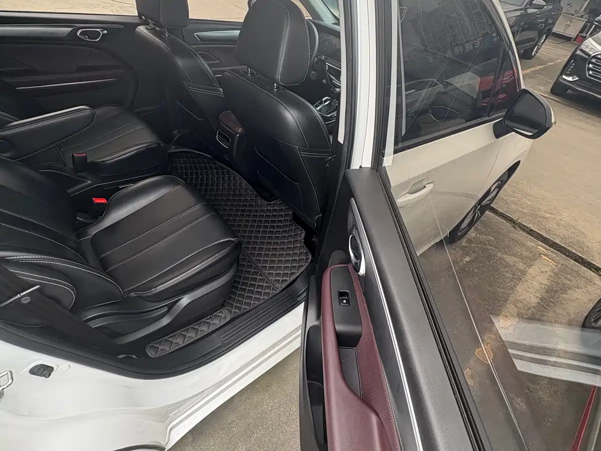 GAC TRUMPCHI TRUMPCHI M6