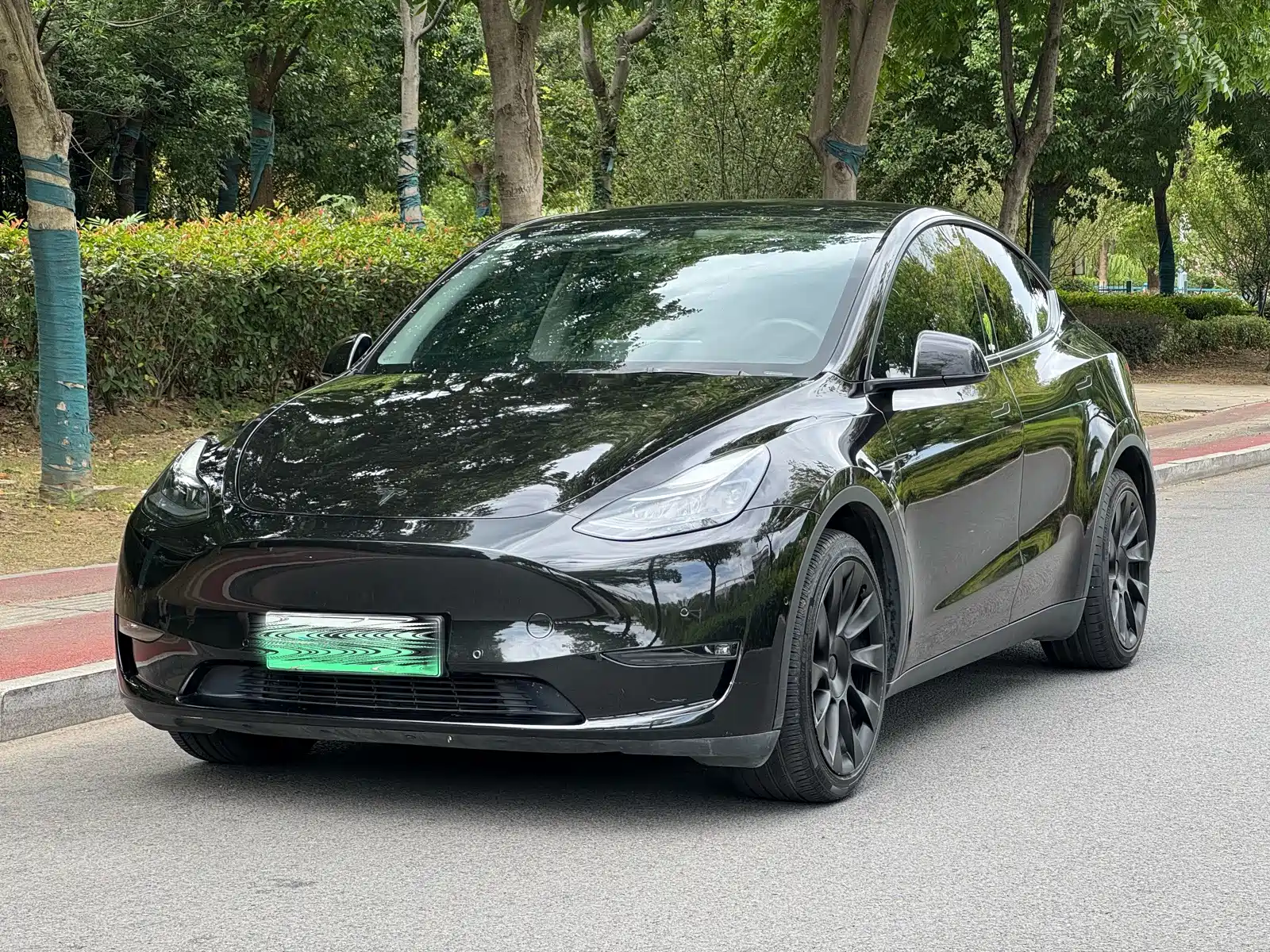 Фото 1 - Tesla Model Y