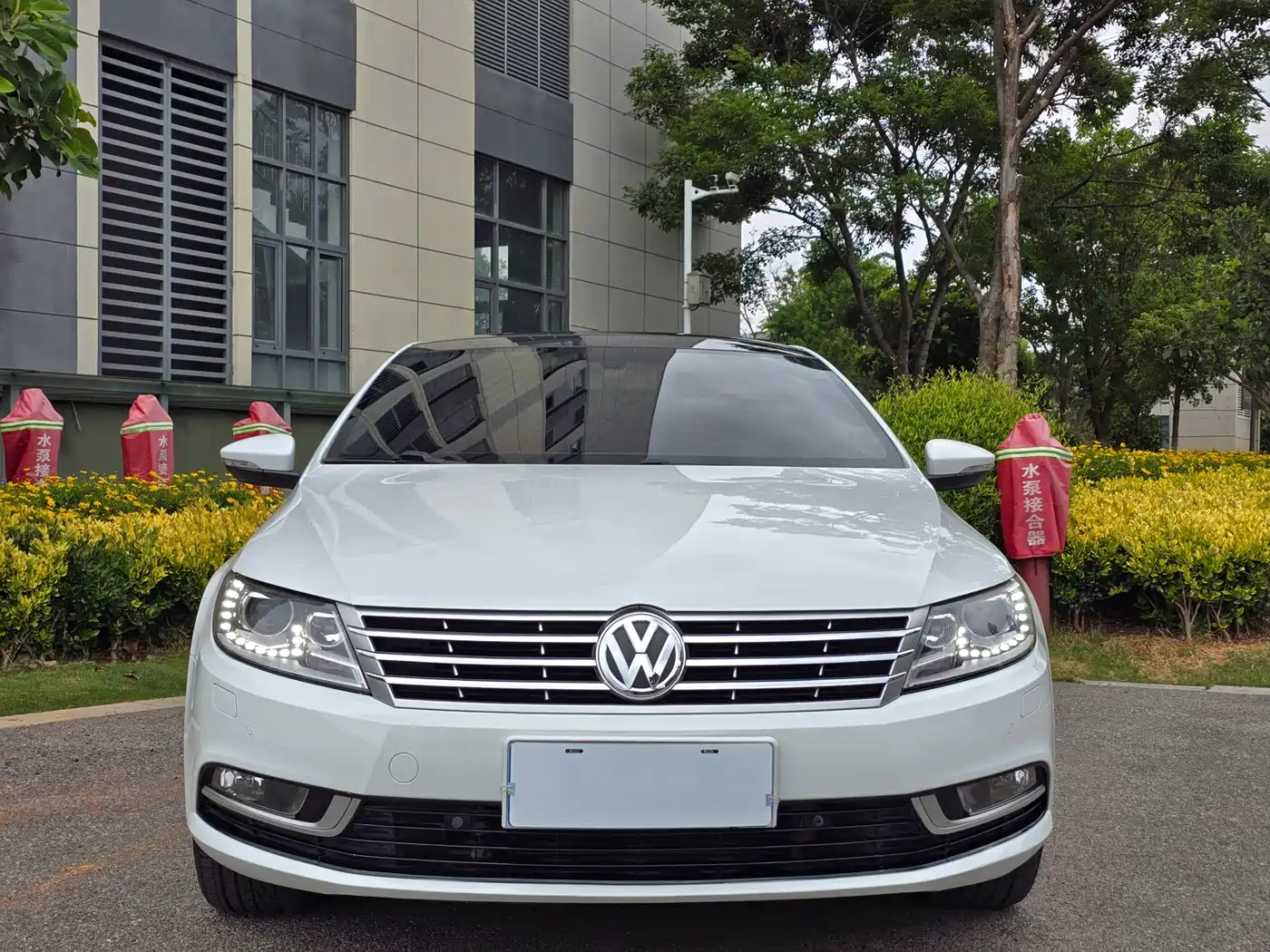 Volkswagen FAW-Volkswagen CC 2016 Model 1.8TSI Luxury фото 2