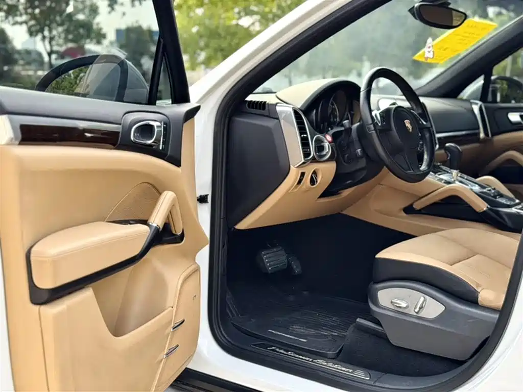Porsche Cayenne 2014 Cayenne Platinum Edition 3.0T фото 13