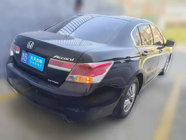 Honda Accord 2011 Model 2.0L EX — фото 5