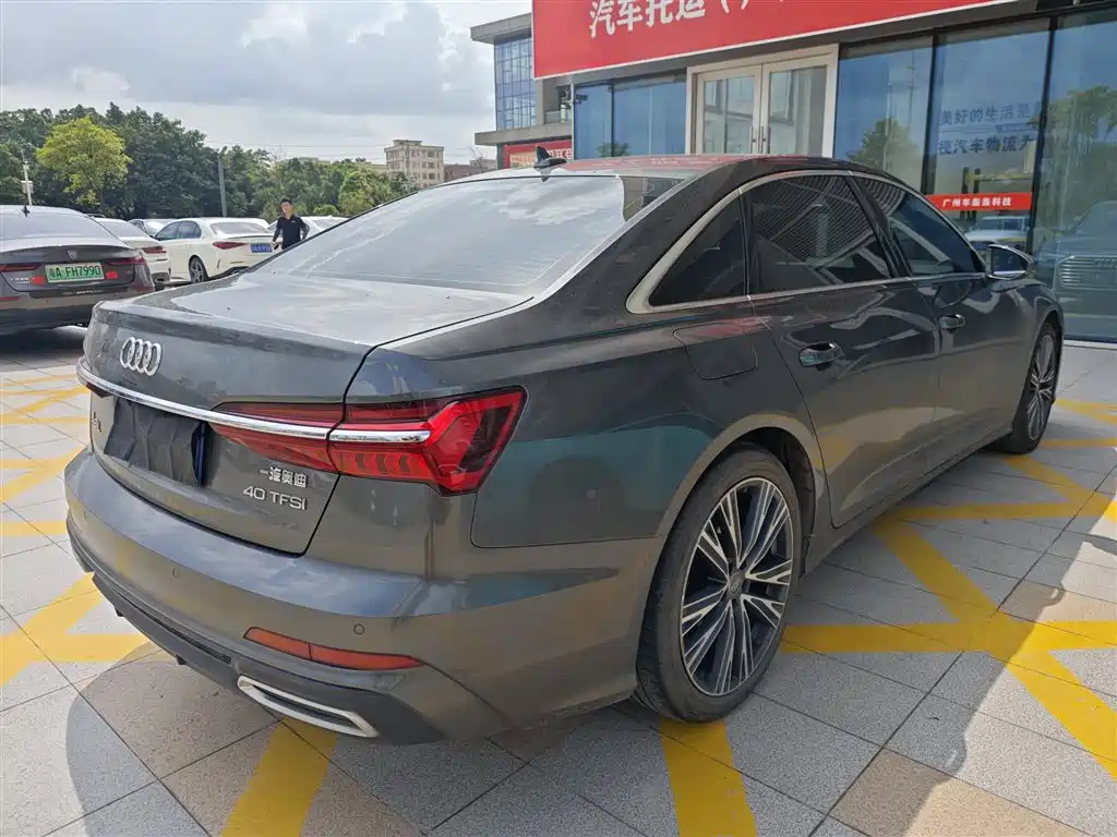 Фото 5 - Audi A6L