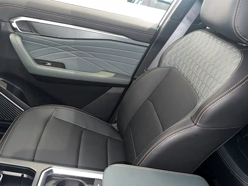 Geely Haoyue L 2025 2024 Model 2.0T DCT Premium