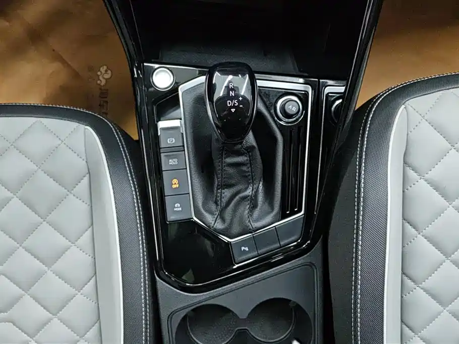 Volkswagen Tayron 2024 330TSI 2WD Luxury Plus Advanced фото 16