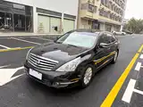 Photo 1 - Nissan Teana