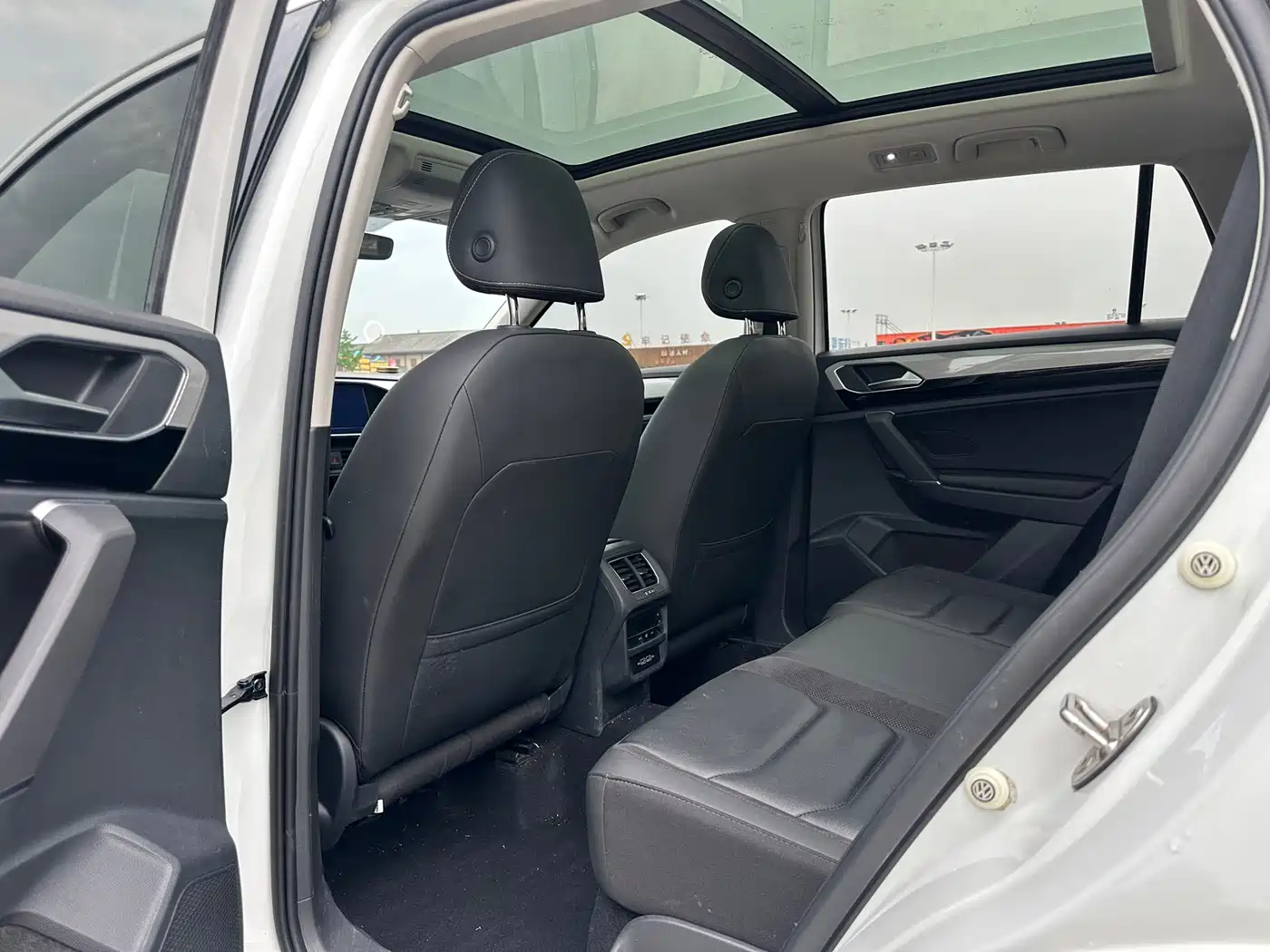 Volkswagen Tayron 2022 280TSI 2WD Luxury Smart Connect Edition фото 9