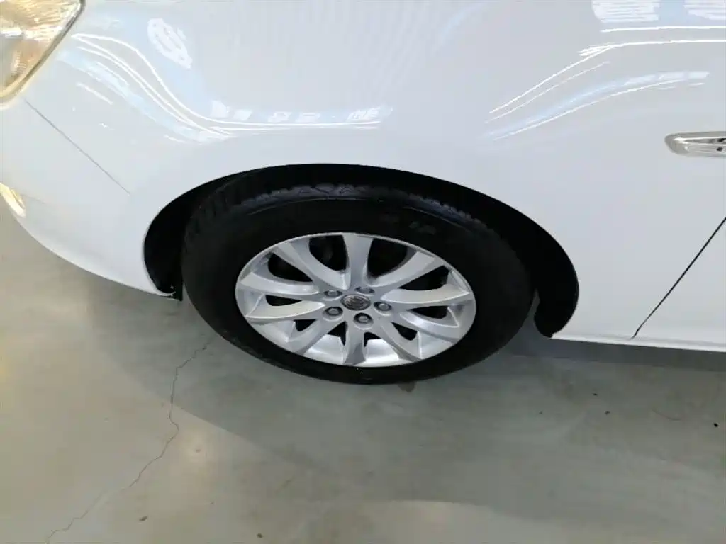 Buick Excelle 2014 XT 1.6L Automatic Fashion фото 23