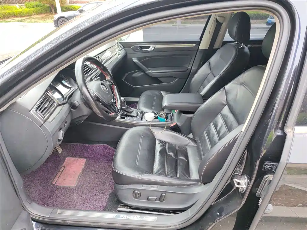 Volkswagen Passat 2016 330TSI DSG Executive Edition фото 8