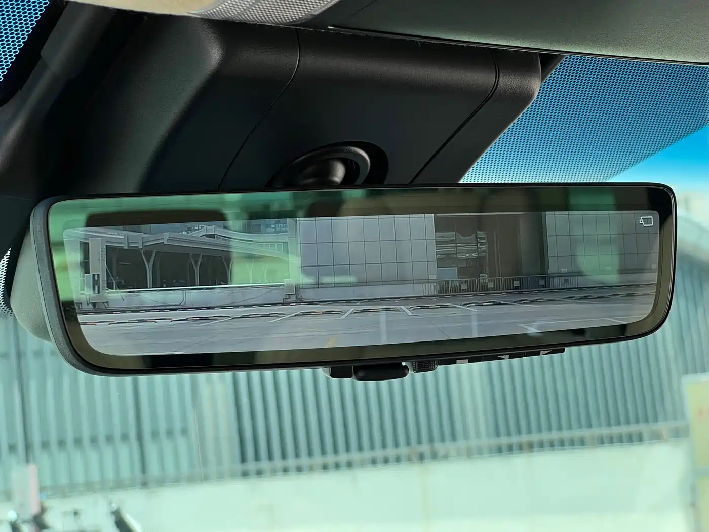 Toyota Alphard 2021 Hybrid 2.5L Premium фото 18