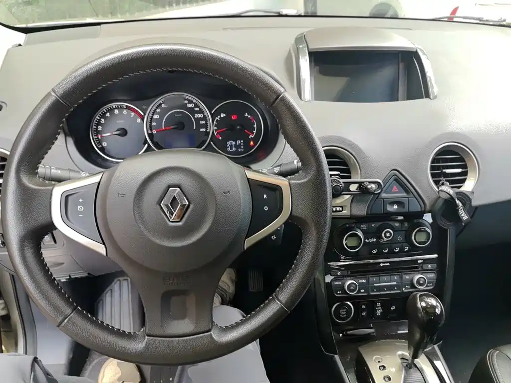 Renault Koleos (Import) 2014 2014 2.5L 4WD Comfort Edition