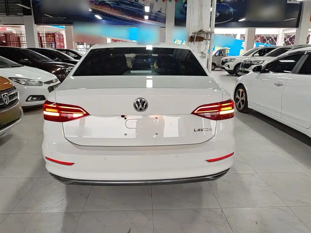 Volkswagen Lavida 2019 1.5L Automatic Comfort Edition China VI фото 6