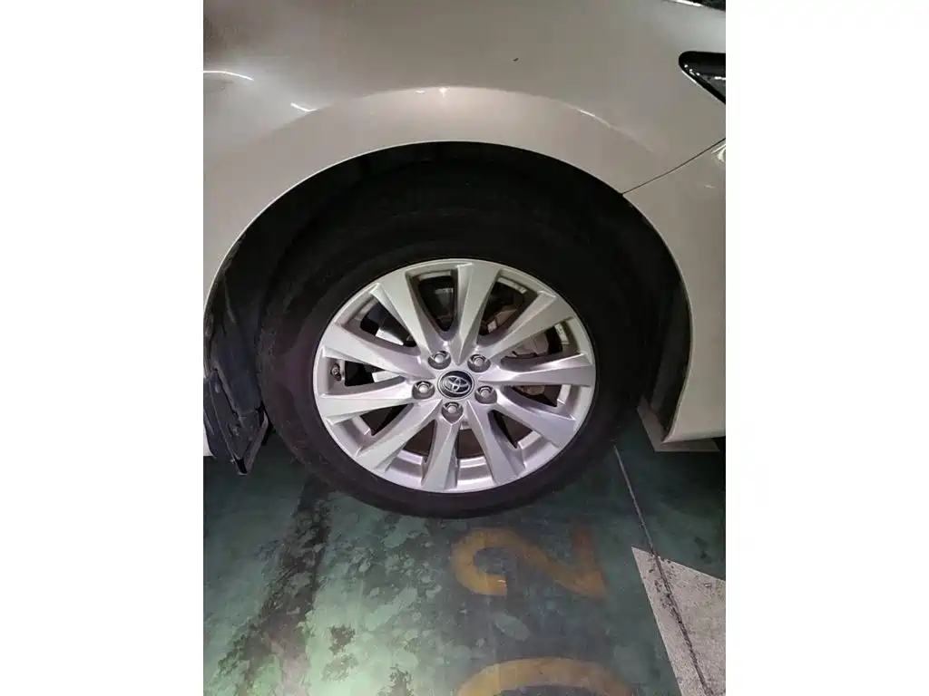 Фото 7 - Toyota Camry