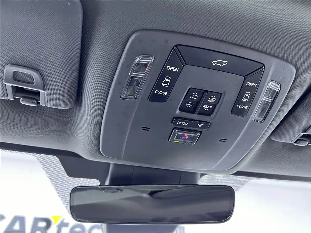 Toyota Granvia 2023 2.5L Hybrid Prestige PLUS Edition фото 29