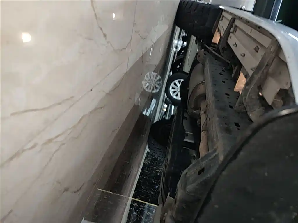 Toyota Prado 2018 3.5L Automatic TX-L Rear-mounted Spare Tire фото 21