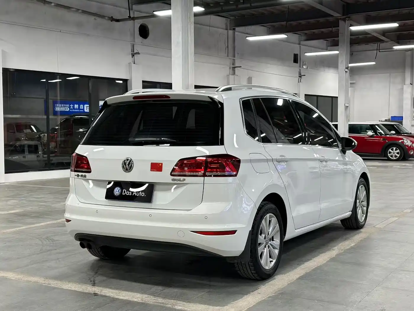 Volkswagen Golf Sportsvan 2016 230TSI Automatic Progressive фото 8