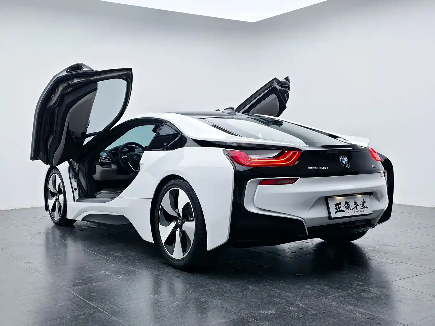 BMW i8 2014 Standard фото 52