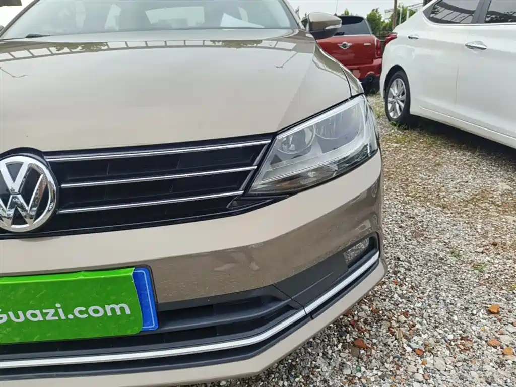Volkswagen Sagitar 2016 230TSI 25th Anniversary Edition фото 24