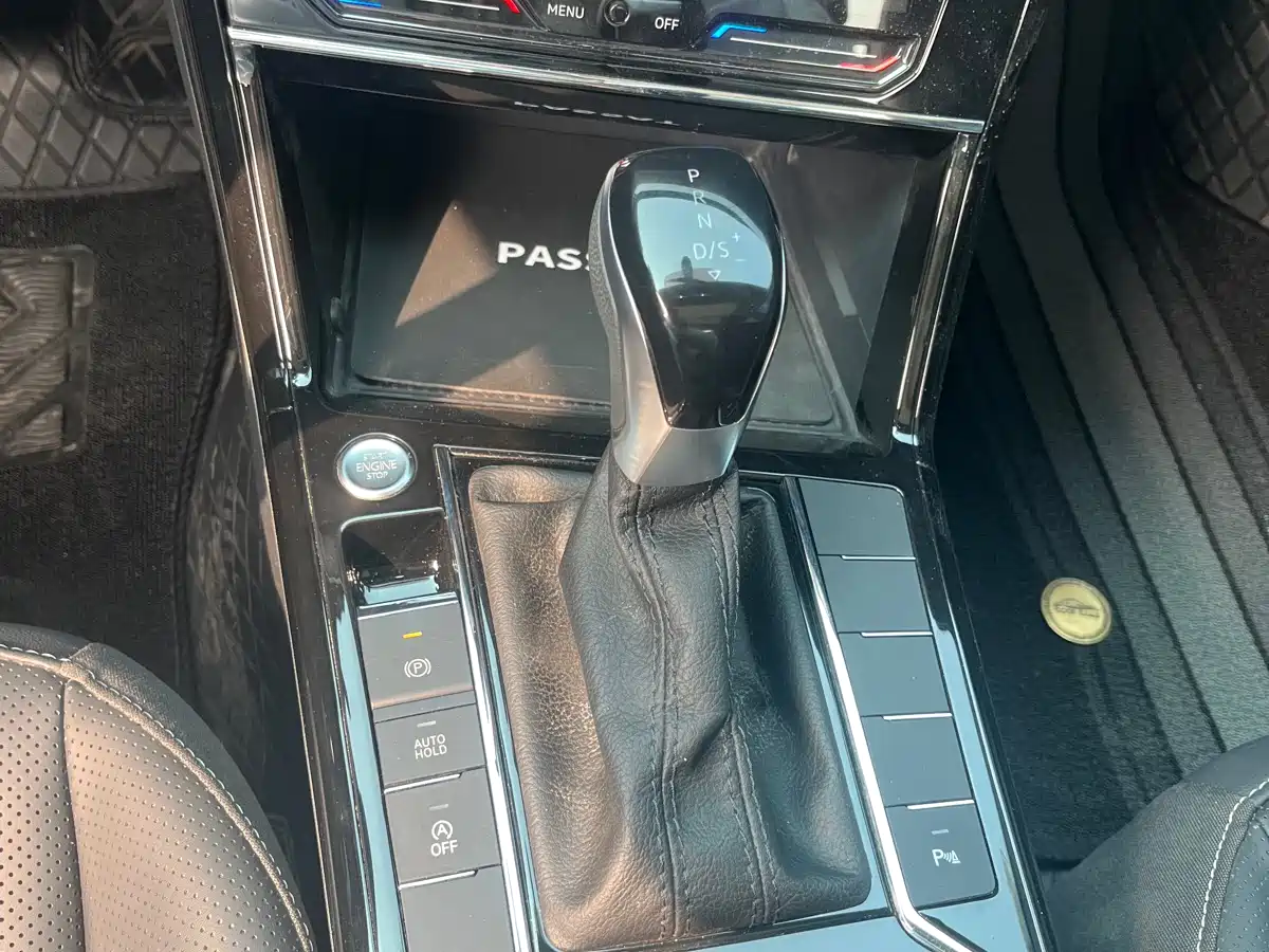 Volkswagen Passat 2024 330TSI Starlight Elite Edition фото 8