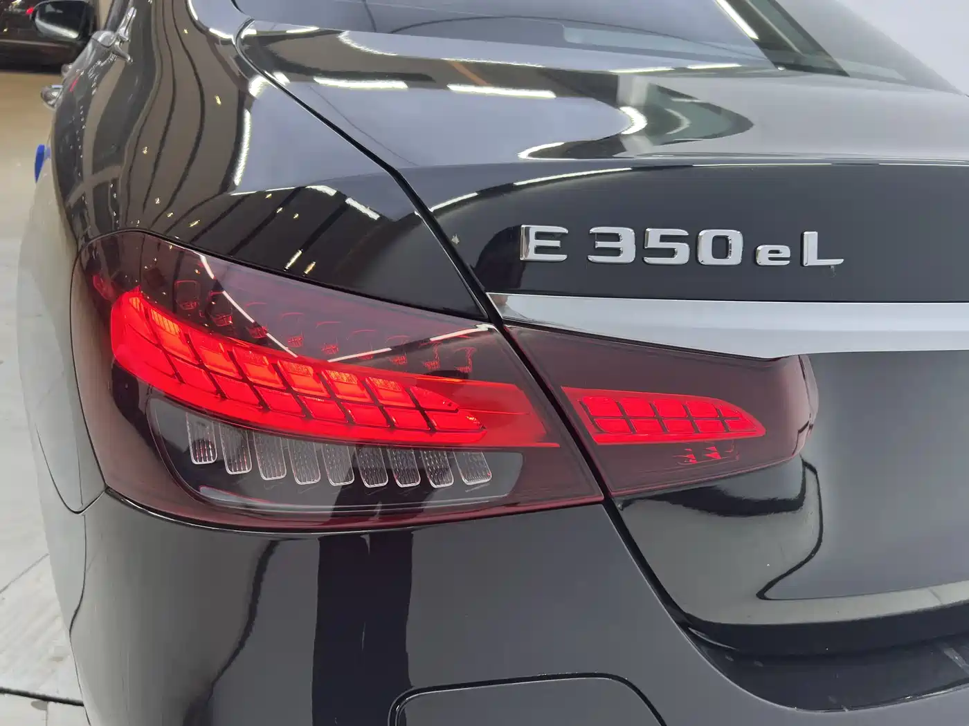 Mercedes-Benz E-Class New Energy 2022 E 350 e L Plug-in Hybrid Sedan фото 8