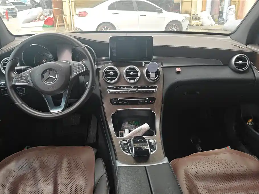 Mercedes-Benz GLC 2019 Facelift GLC 300 L 4MATIC Dynamic фото 12