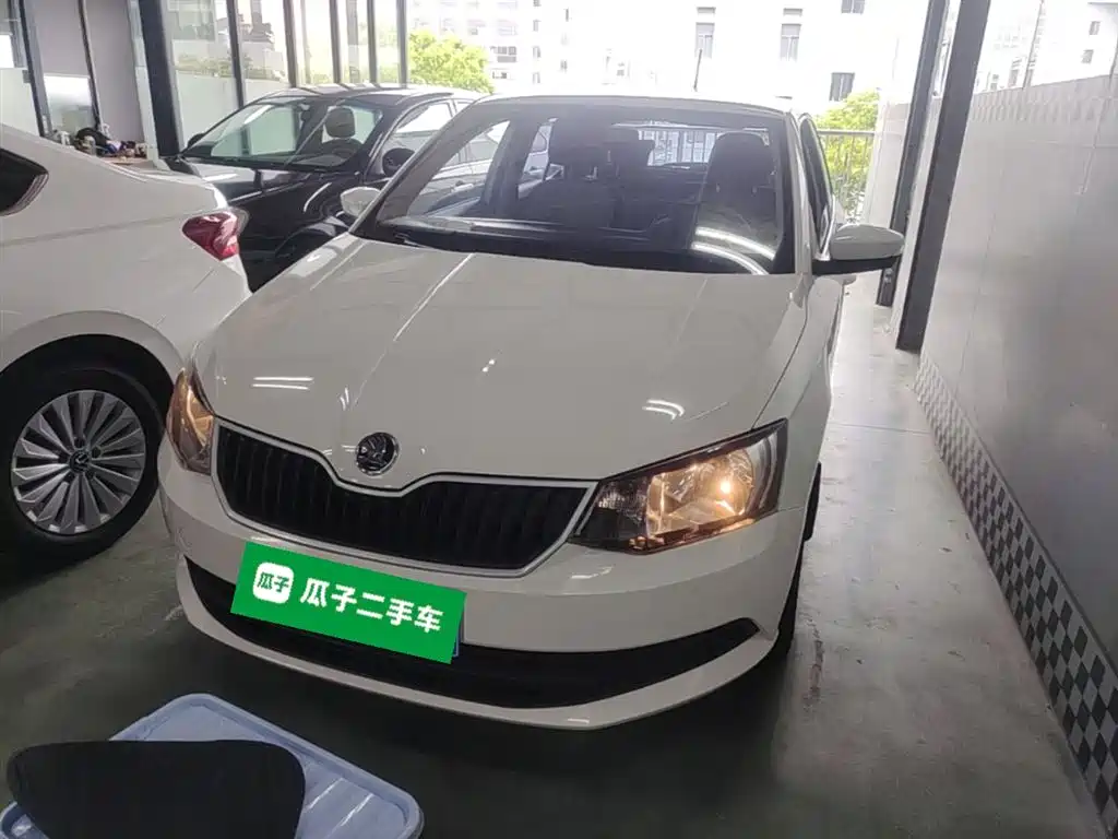 Škoda Fabia 2017 1.4L Auto Car Enjoy Edition фото 2