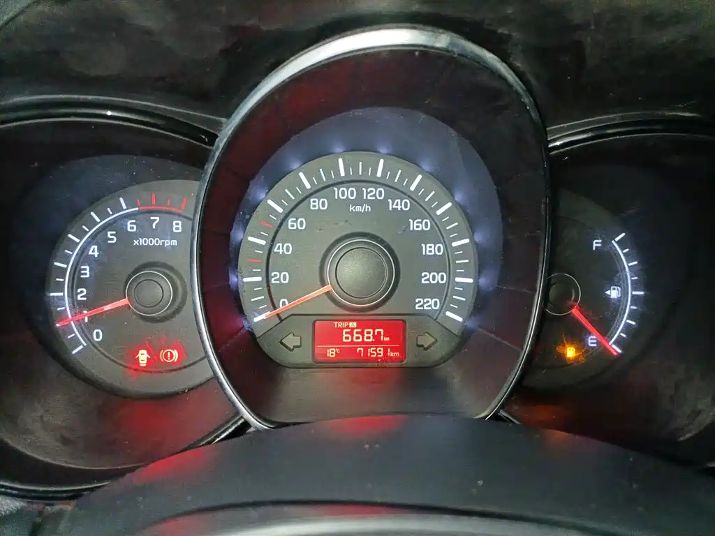 Kia K2 2015 Sedan 1.4L MT GLS фото 12