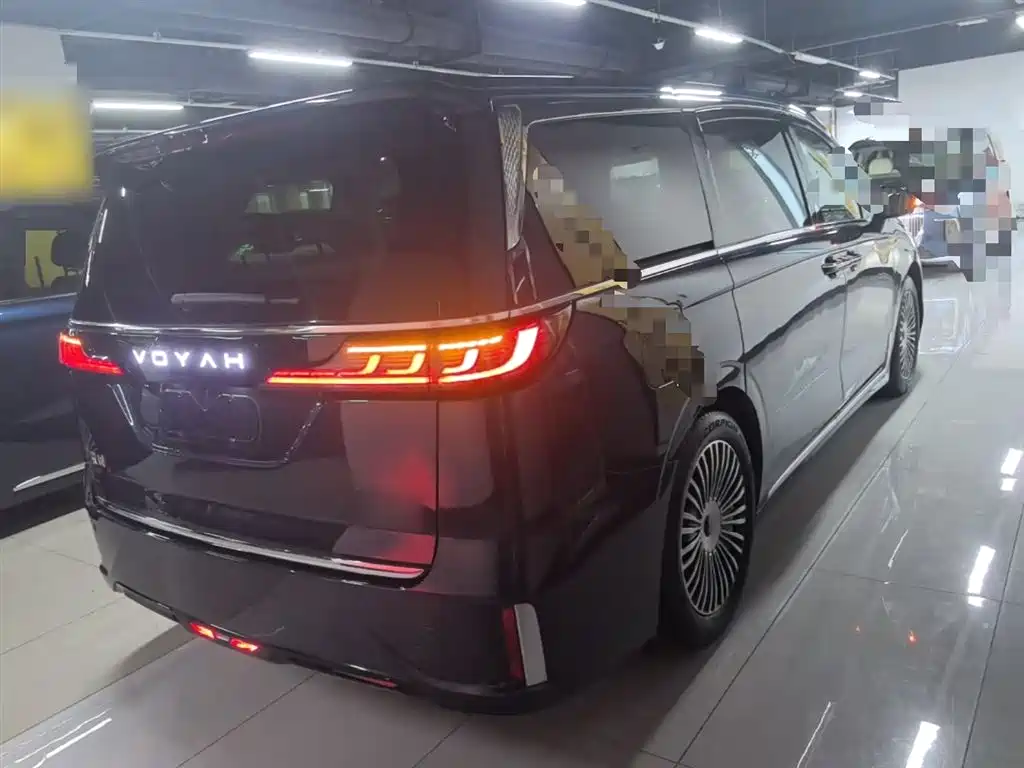 Voyah Auto Voyah Dreamer 2025 PHEV AWD Flagship Kunpeng Edition фото 7