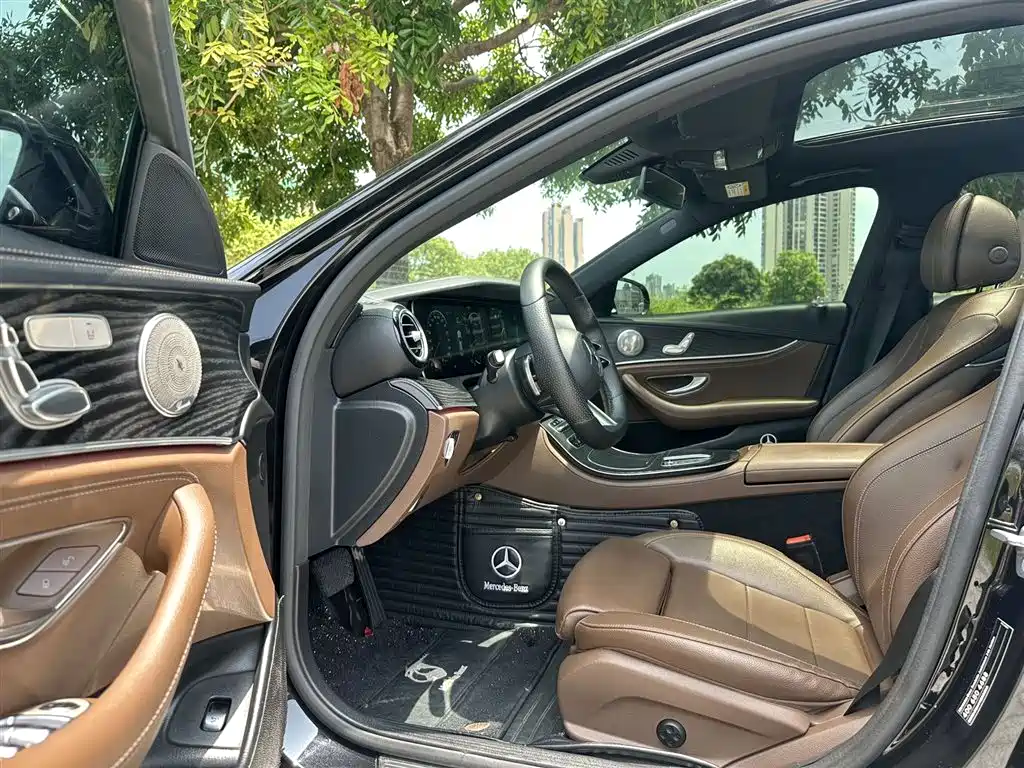 Mercedes-Benz E-Class 2022 E 260 L Sport фото 4