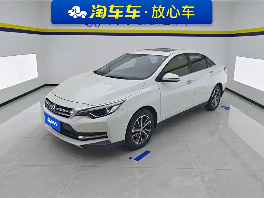 Venucia D60 2020 1.6L XL CVT Delight Edition