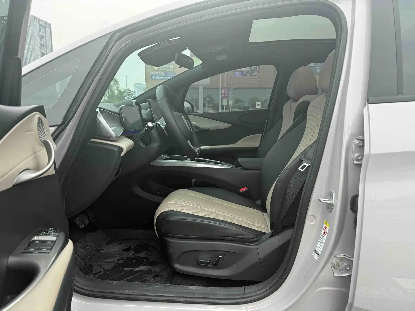 BYD Dolphin 2025 Smart Drive Edition 410km Fashion Version фото 4