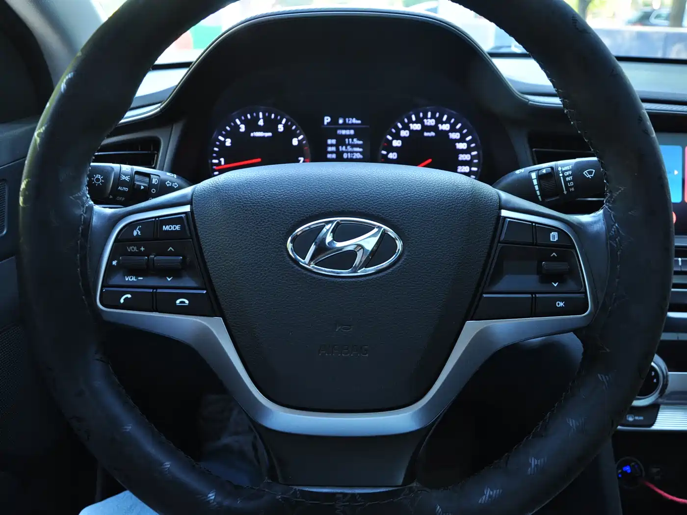 Hyundai Elantra 2019 1.5L CVT Smart Elite фото 15