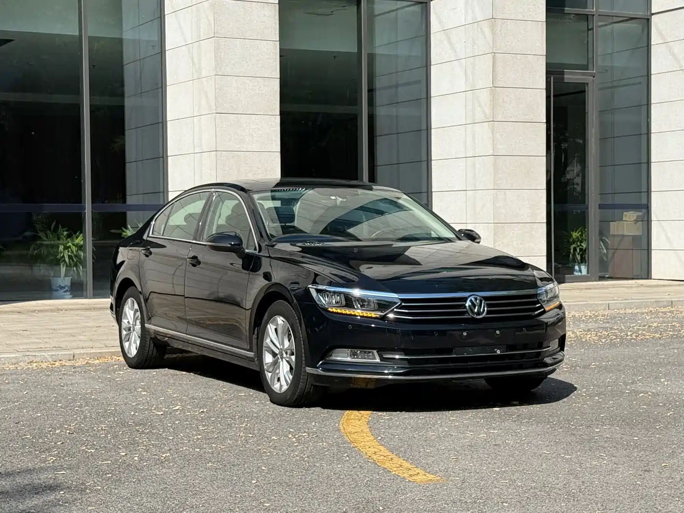 صورة 3 - Volkswagen Magotan