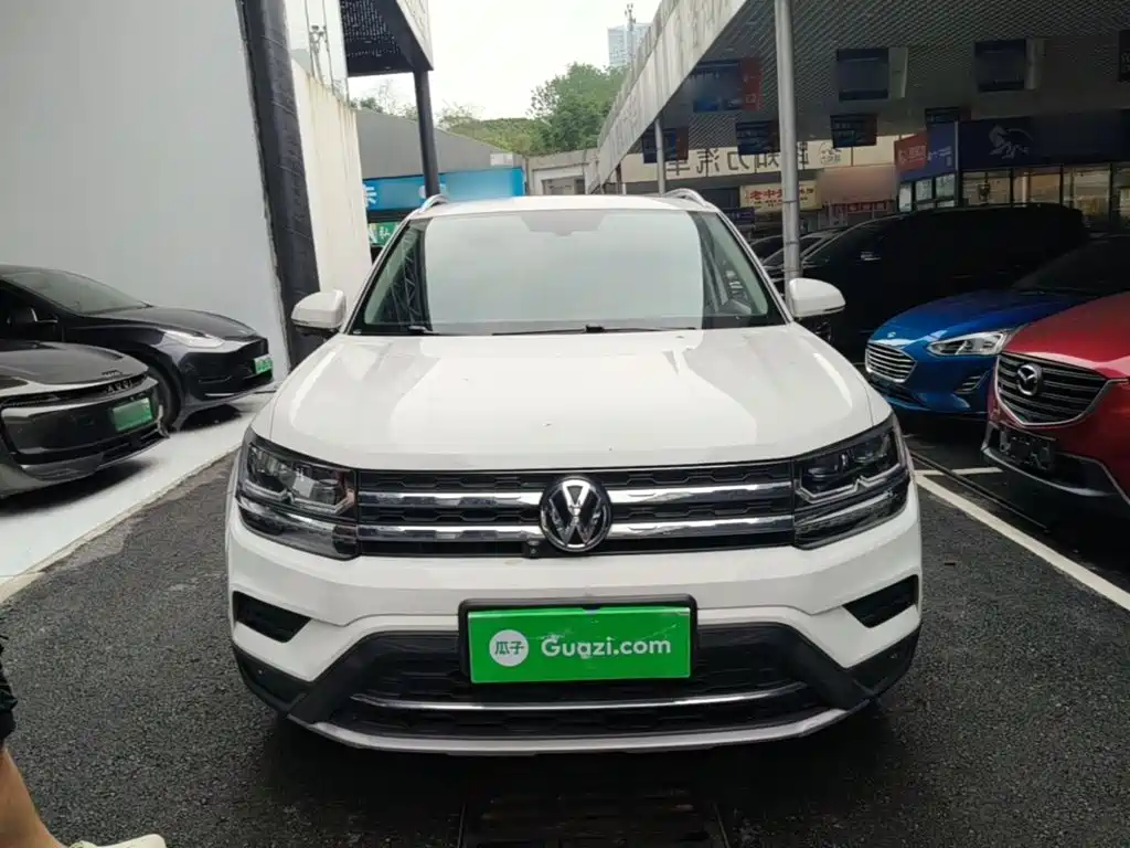 Фото 3 - Volkswagen Tharu