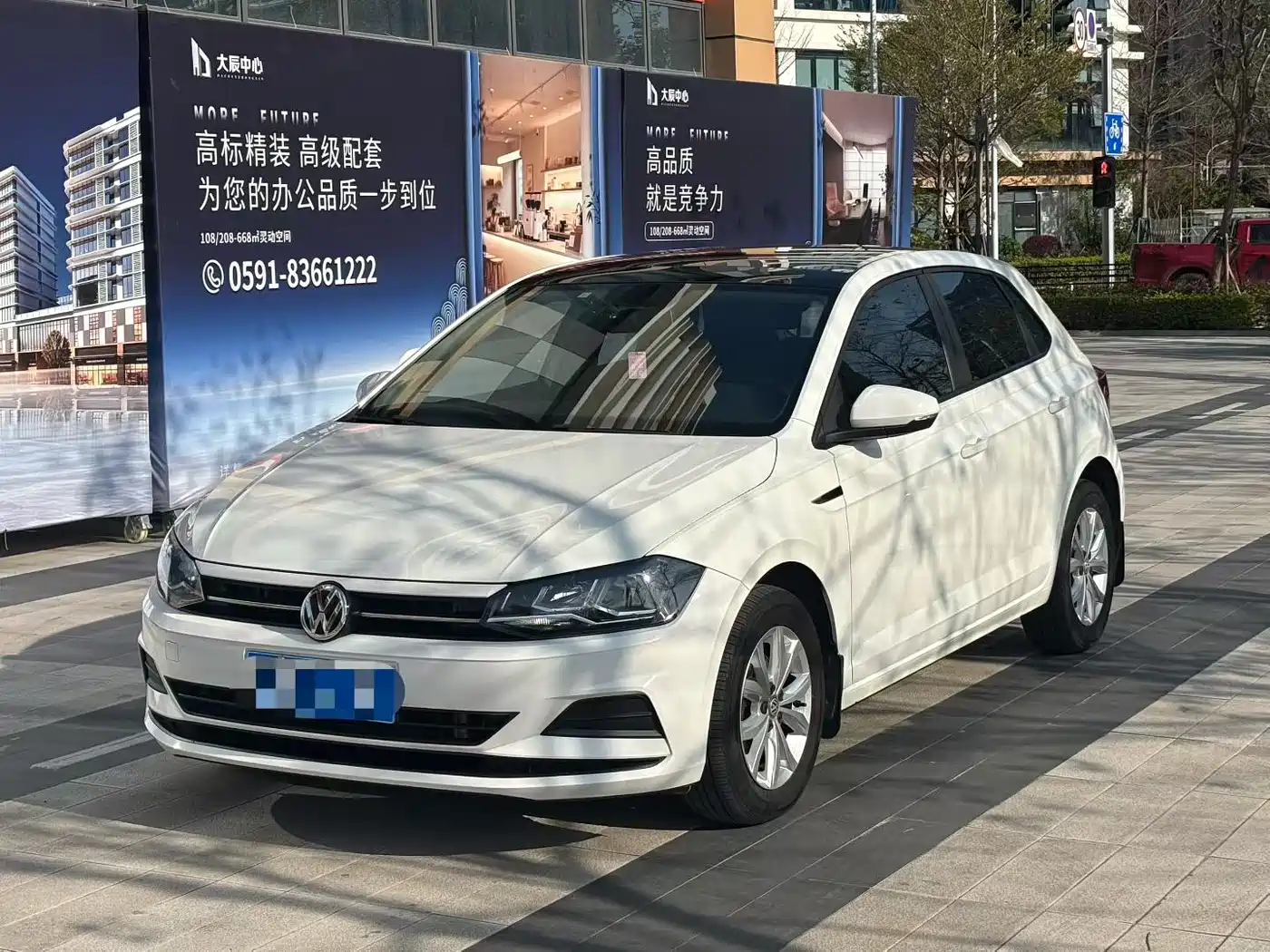 VOLKSWAGEN POLO