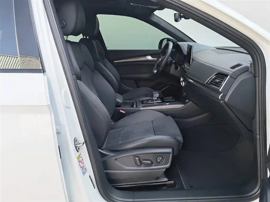 Audi Q5L Sportback 2022 Facelift 45 TFSI Luxury Style фото 23
