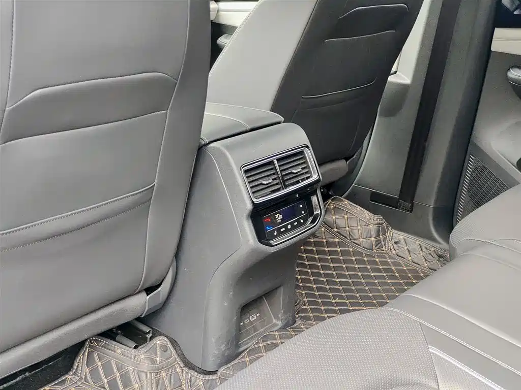 Volkswagen Teramont 2024 380TSI 4WD Prestige Luxury Edition фото 9