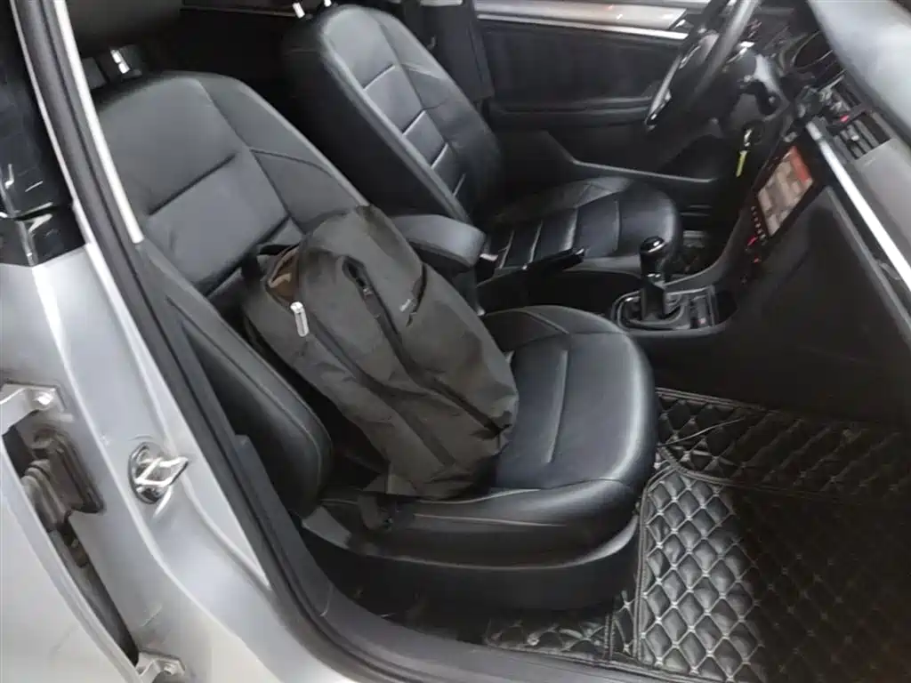 Volkswagen Bora 2016 Model 1.6L Manual Comfort фото 25