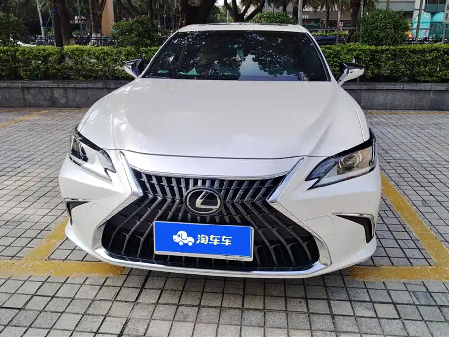 Lexus ES 2022 200 Excellence Edition фото 2