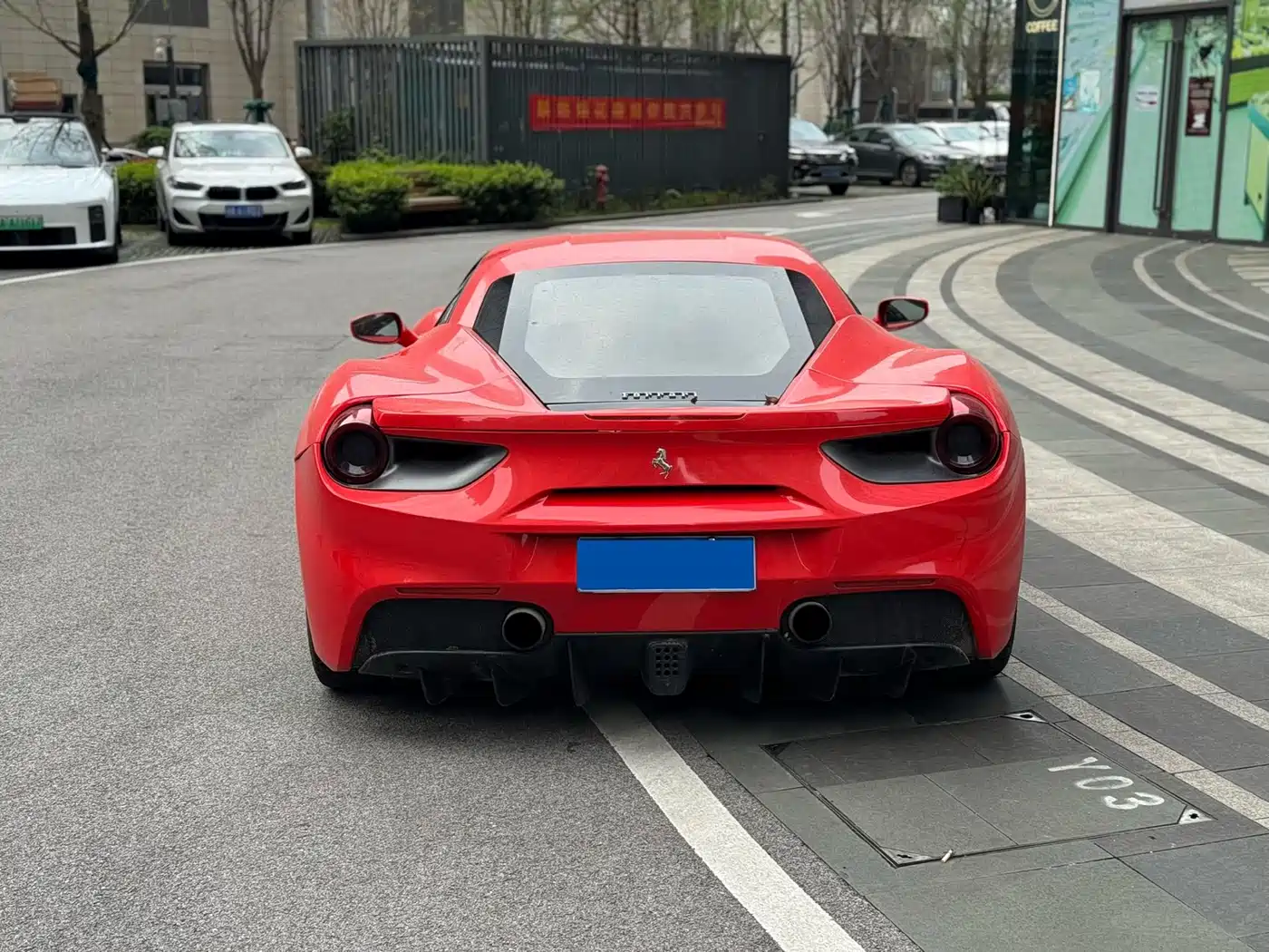 FERRARI 488