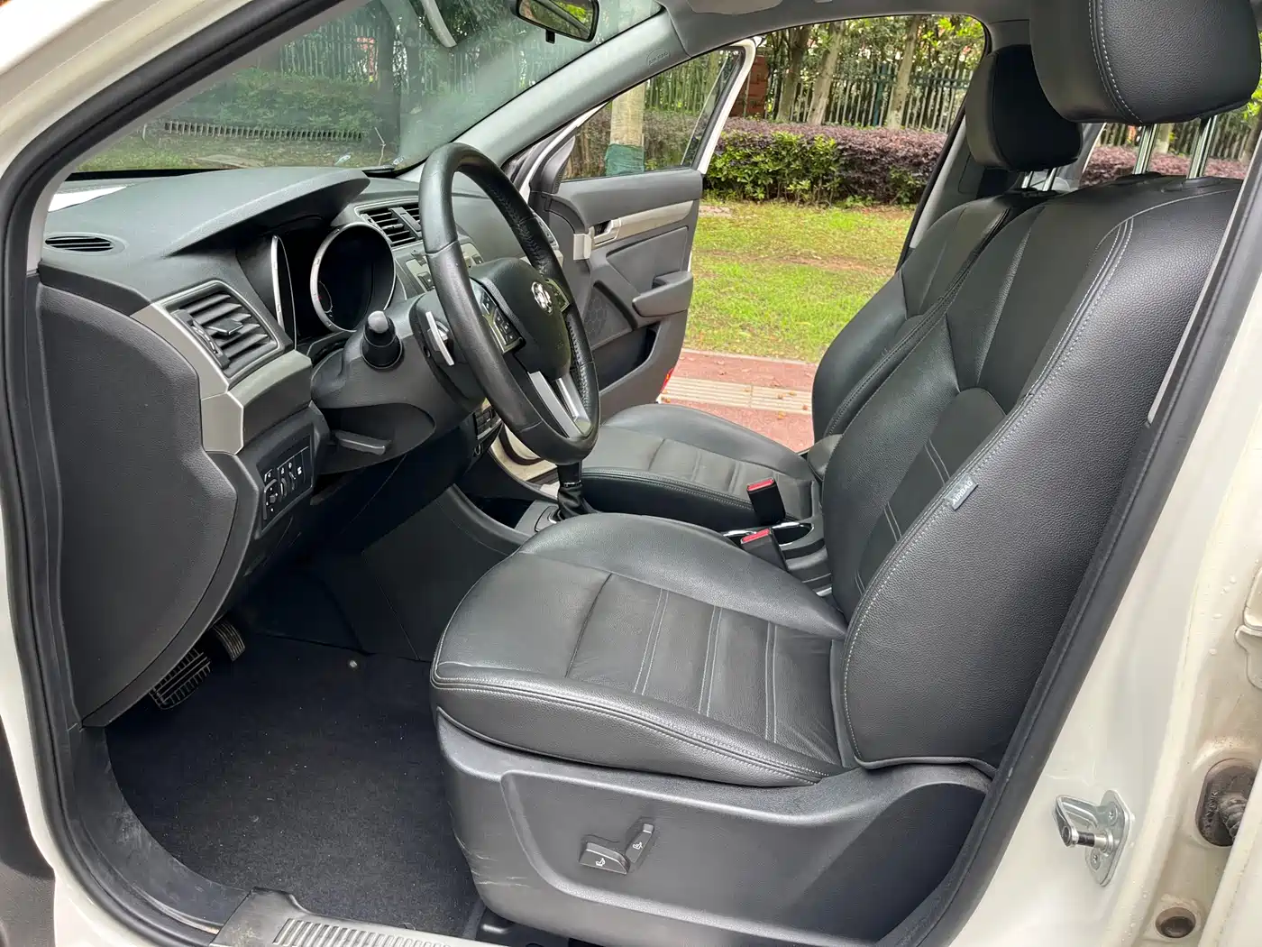 BAIC Senova X65 2016 2015 2.0T Automatic Elite