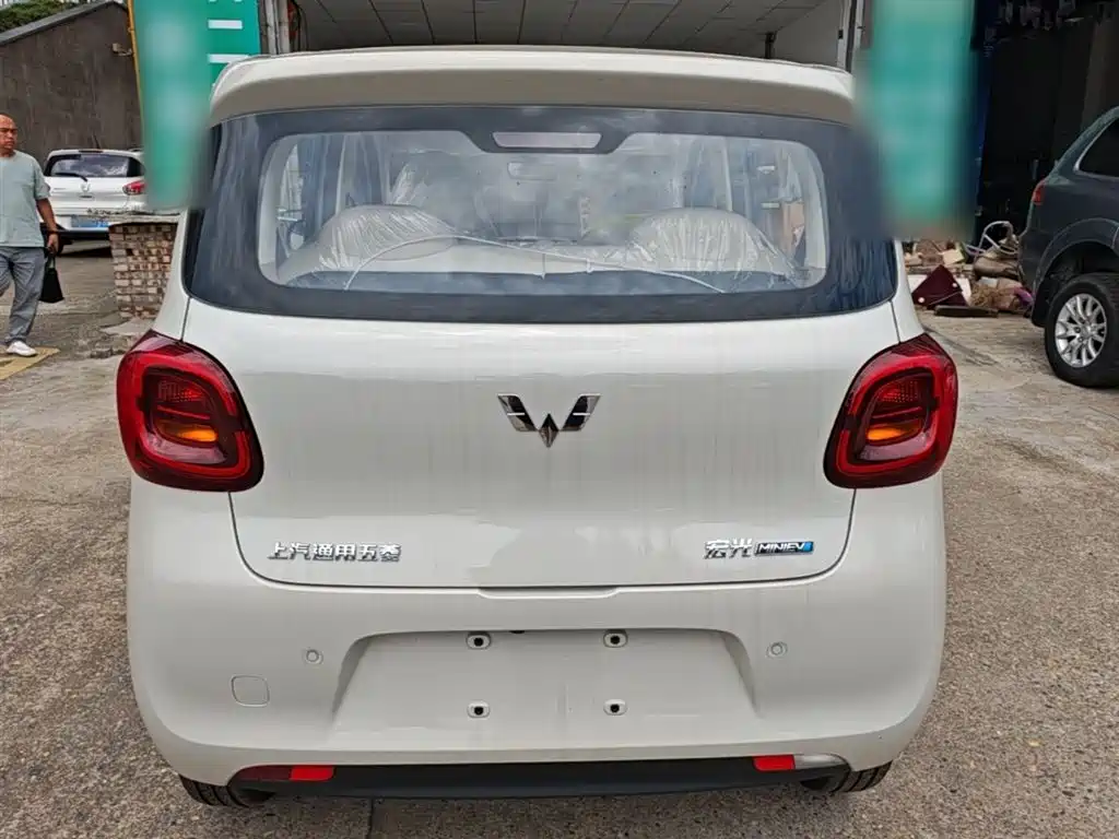 Wuling Motors Hongguang MINIEV 2026 2025 4-Door Advanced