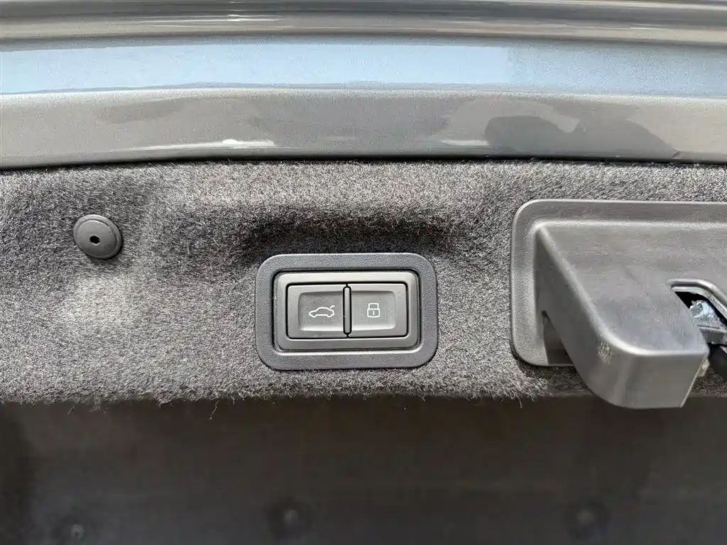 Photo 19 - Audi A6L